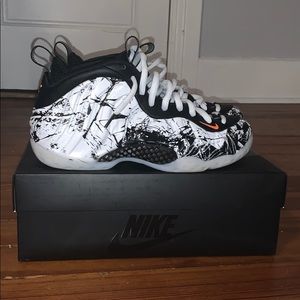 Men’s Air Foamsposites One “shattered backboards”